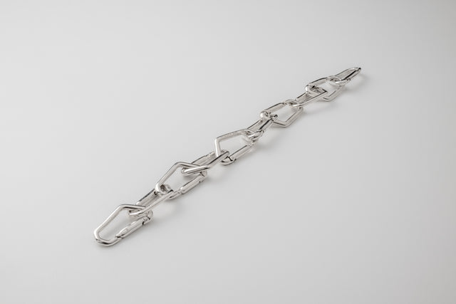 STRUGA STRUGA Mini Carabiner Silver Bracelet - minimalist sterling silver bracelet handcrafted Bali - view 3