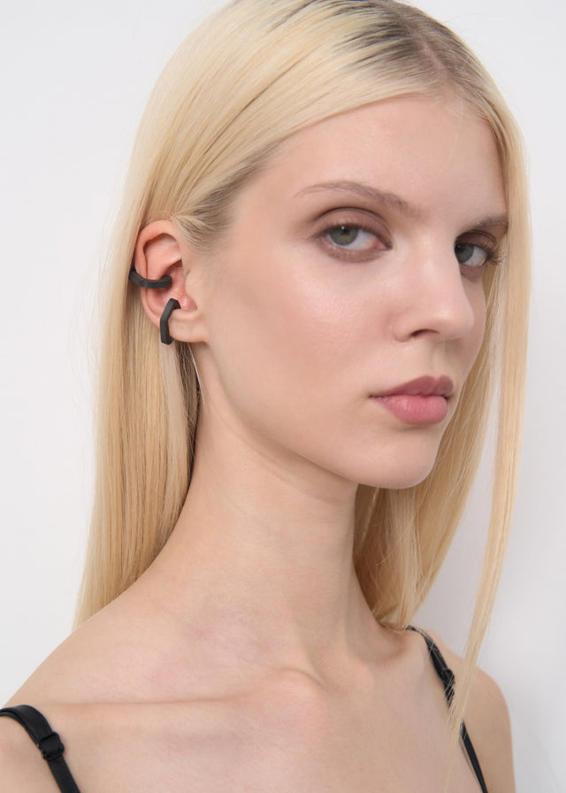 STRUGA Blade Carbon Fiber Classic Cuff (L) - edgy silver & carbon fiber cuff bracelet handcrafted Bali - view 4