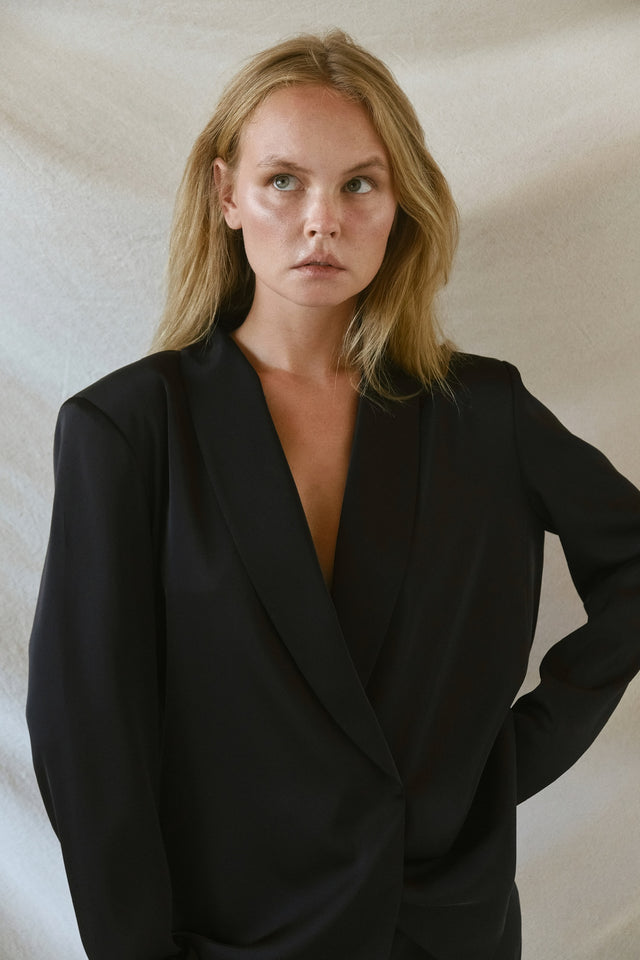 STRUGA WAGI Oversize Costume - Black - contemporary sterling silver clothing handcrafted Bali - view 3