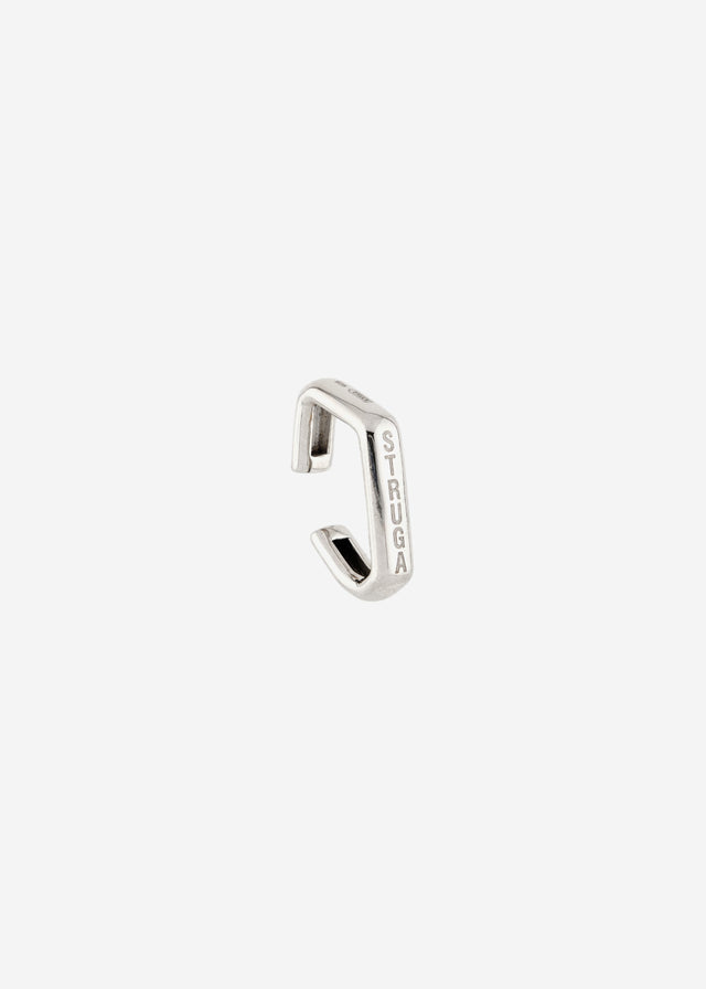 Polished 925 silver ear cuff: open angular link, STRUGA engraved on the outer face, no piercing needed.